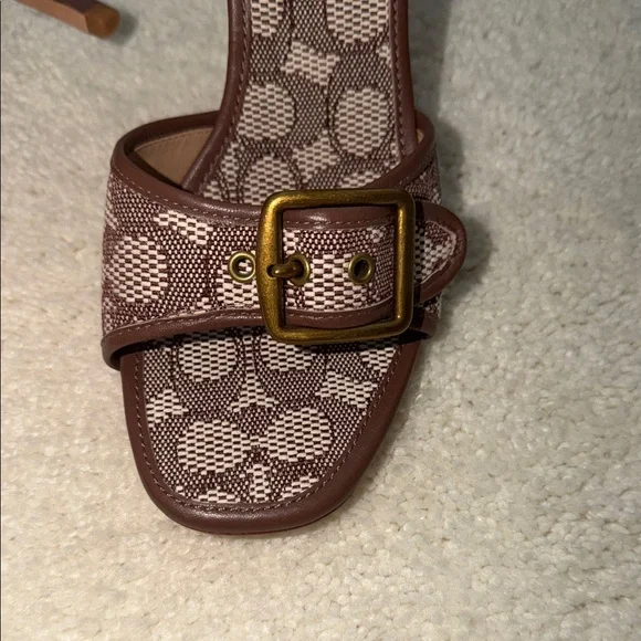 ❗️price is firm❗️Coach Signature Brown and Cream Heels - Picture 6 of 8